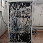Серверная стойка на складе - сетевое оборудование, сервера, ИБП